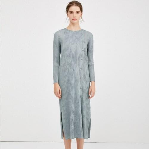 Spring 2020 Miyake New Medium Length Basic Dress Fashion Simple Button Design Split Dresses