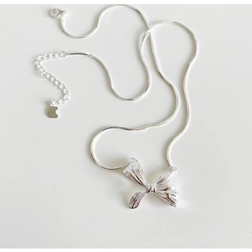 Amaiyllis 925 Sterling Silver Light Luxury Personality Bow Snake Bone Necklace Pendant Simple Bow Collar Necklace Jewelry
