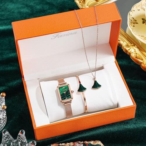 2021 Fashion Drainage New Small Green Watch Fashion Square 3PCS Set Ladies Watch Titanium Steel Small Skirt Necklace Bracelet