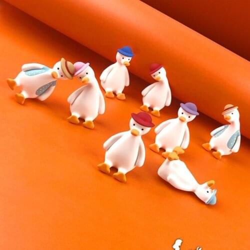 Styling Air Aromatherapy Clip Cute Duck Perfume Diffuser Air Vent Lovely Car Accessories Souvenir Present for Adults