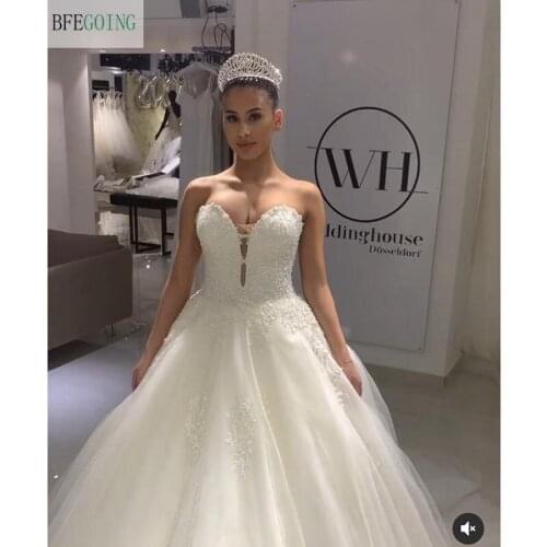 White Tulle Appliques Lace Beading Floor-Length Strapless Sleeveless V-Neck Ball gown Wedding dress