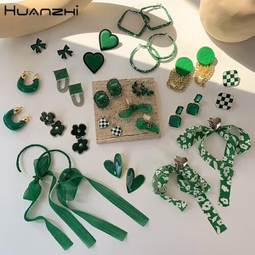 HUANZHI 2021 New Korea Green Spray Paint Heart Flower Bow Metal Geometric Square Round Stud Earring for Women Girl Party Jewelry