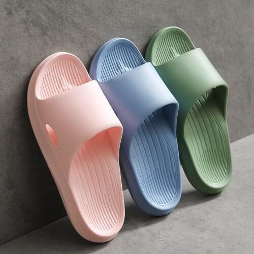 Stepping on the shit-feeling sandals womens summer 2020 new thick-bottomed home bathroom bath couple home mens slippers