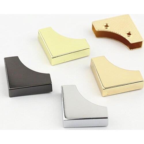 2pcs Metal Right Angle Edging Buckle Bag Corner Screws Clip Edges Protector Clasp for DIY Leather Crafts Hardware Accessories