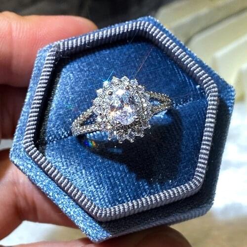 Huitan Crystal Sun Flower Design Rings Women Beauty Bridal Wedding Engagement Ring Brilliant Cubic Zirconia Luxury Jewelry Bulk