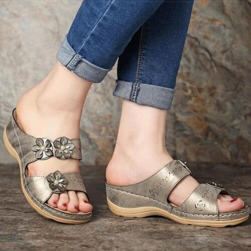 2020 New Women Sandals Casual Low Heel Wedges Shoes For Women Peep Toe Summer Sandals Flower Beach Chaussure Femme Slippers