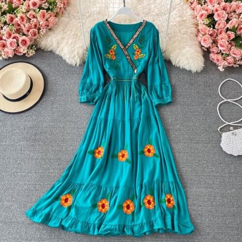 Jastie Retro V-neck 3/4-sleeve Autumn Long Dresses Flower Embroidered High Waist Big Swing Ethnic Beach Dress Women Vestidos