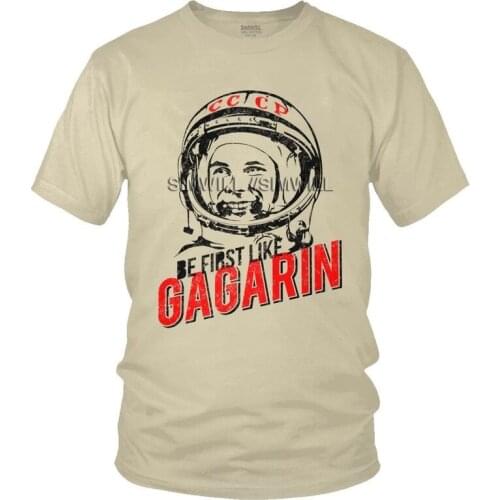 Male Russian Cosmonaut Of The USSR T-Shirt Streetwear CCCP Tee Yuri Gagarin Tshirt Short Sleeve Hip Hop T Shirt Homme Cotton Tee