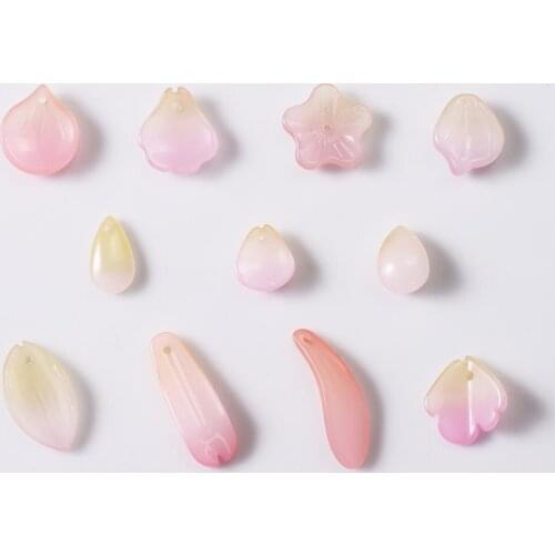 New Style Fashion 10Pcs/Lot White yellow powder color Glass Petals Beads Pendant for Jewelry Pendant Necklace DIY Findings