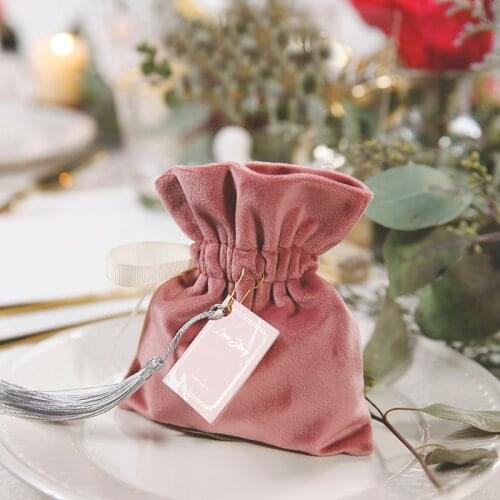 50pcs lot High quality Velvet Anniversary Engagement Party favor bridesmaid gifts bag chocolate wedding candy bags for guests