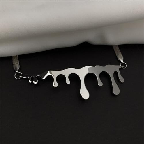 Fashion Sense of Luxury Snake Clavicle Chain Niche Necklaces For Women Black Gold Tone Jewelry Trend New Gothic Prom Accessories