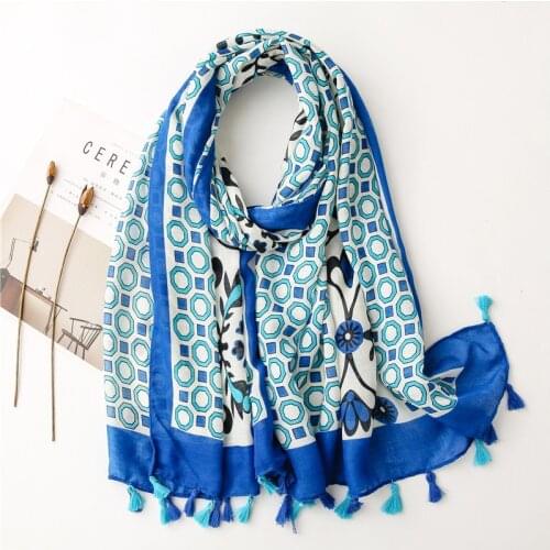 Yishine 2021 Tribal Flowral Printing Luxury Beach Shawl Fashion Women Scarf Elegant Headwrap