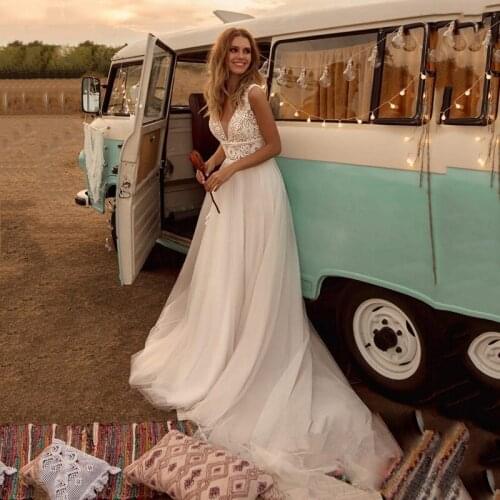 V Neck Sleeveless Backless Bohemian Lace Wedding Dress Appliques Tulle A Line Bridal Gown Sweep Train