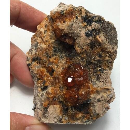 140.9g100% natural garnet crystal mineral specimen aura HEALING CRYSTAL QUARTZ GEM home decoration teaching collection