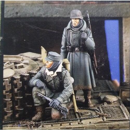 1/35 ancient rest man include 2 (NO TANK )Resin figure Model kits Miniature gk Unassembly Unpainted