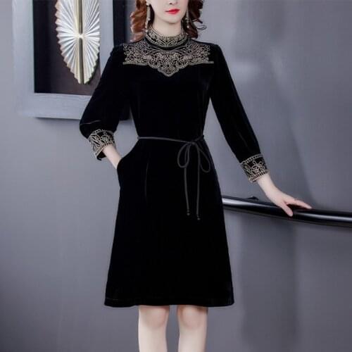 Black Floral Embroidery Velvet 4XL Plus Size Dress Elegant Women Bodycon Party Vestidos Spring Autumn Casual Vintage Midi Dress