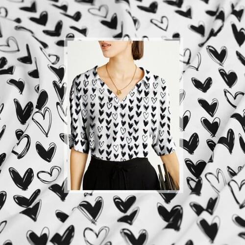 Red Raspberry 16momme Black Hearts Printed Crepe De Chine Silk Garment Materials Summer Women Shirt Sewing Clothe Freeshipping