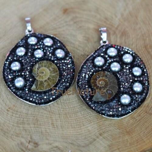 Black Micro Zircon Pave Sea Snail Shell Round Pendant Freshwater Pearl Jewelry Finding Pendant Silver Finish In 50 mm PM7494