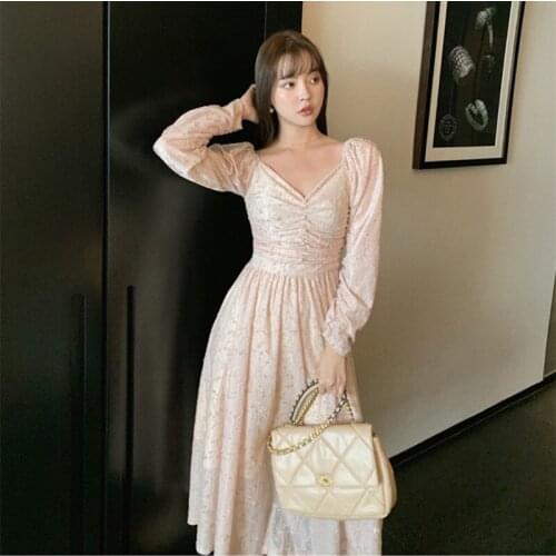 Womens Autumn 2021 New French Temperament Fairy Dress V-neck Sexy Ladies Jacquard Velvet Thin Elegant Puff Sleeve Midi Dress