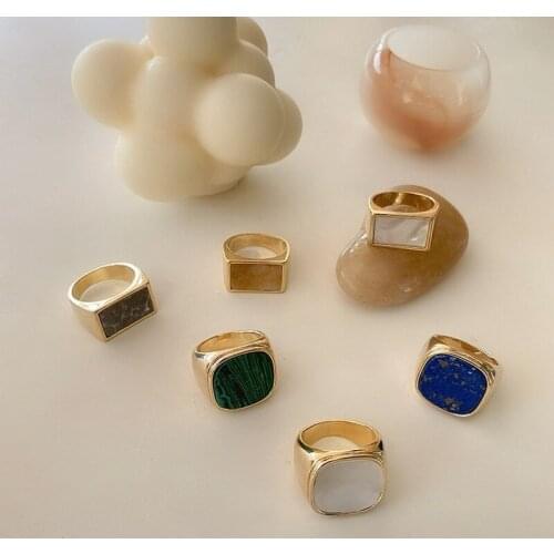 U-Magical Elegant Vintage Geometrical Square Marble Shell Ring for Women Stylish Gold Metallic Index Finger Ring Jewelry Party