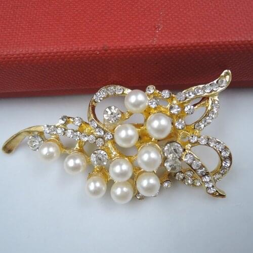 Pearl brooches for women brooches top new fashion brooch made of metal and crystals