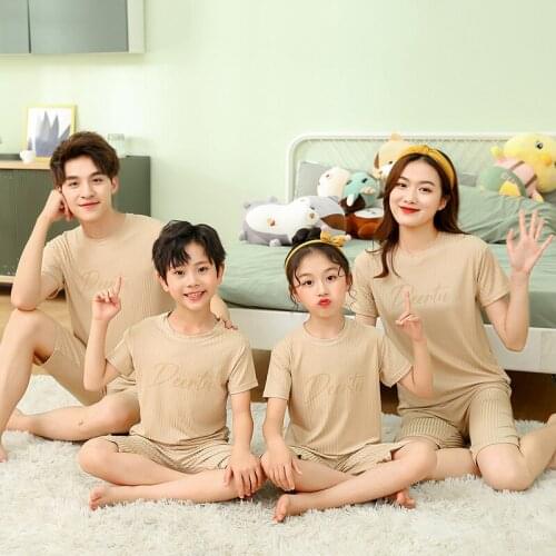 2pcs Solid Color Fashion Mather Father and Kids Clothes Cotton Family Matching Clothes Letter Print Cute Family Look Outfits