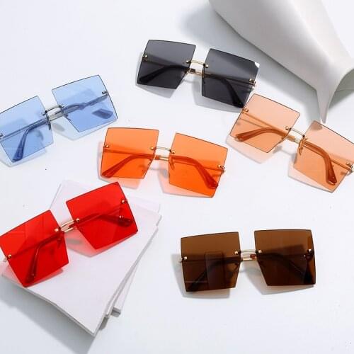 Fashion Personality Catwalk Sunglasses Brand Oversized Square Frameless Women Sunglasses Flat Top Blue Red Transparent Lenses