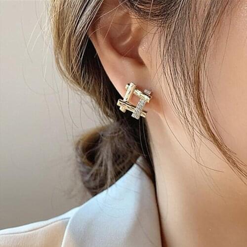 Timlee E219 New Delicate Geometry Earring Sweet Well Shape Square Rhinestone Alloy Studs Earrings Popular Accessories wholesale