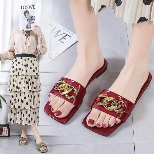 Womens Slippers 2021 Summer New Style Chain Decoration Square Toe Patent Leather Womens Flat Shoes
