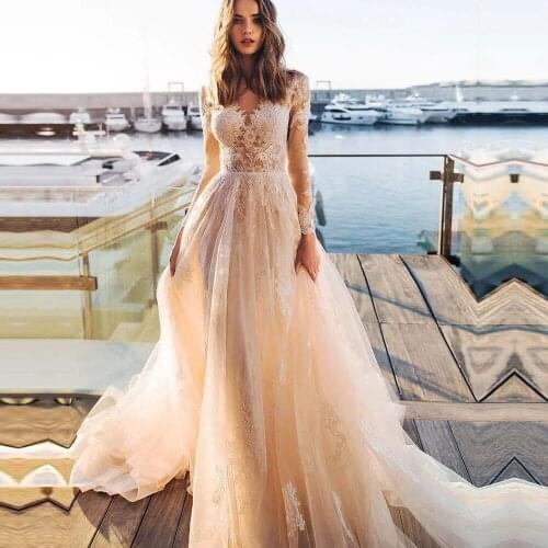 Fashionable Scoop Neckline Wedding Dresses Appliques Lace Tulle Bridal Gowns Natural Waistline Brides Wedding Wear