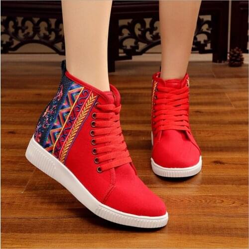 New Spring Womens Flower Embroidered Flat Platform Shoes Chinese Ladies Casual Comfort Denim Fabric Sneakers Shoes