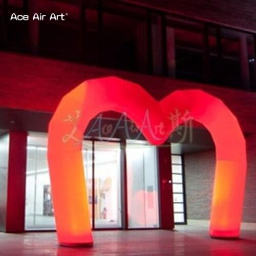 Custom romantic heart inflatable wedding arch decorations with led lights free standing With base blowers for party and business