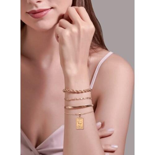 Maison d'amour Golden Bracelets