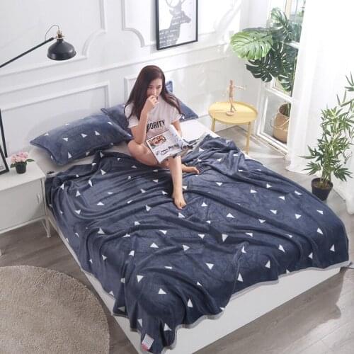 New Flannel Coral Fleece Blanket Super Soft Striped Coverlet Sofa Cover Winter Warm Sheets Wash Faux Fur Blankets