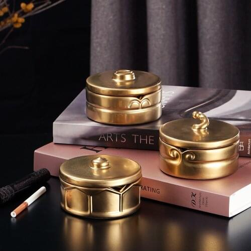 Chinese Style Funny Creative Ashtray Metal Shape Gold Portable Ashtray Living Room Office Desktop Decoration for Boyfriend Gifts