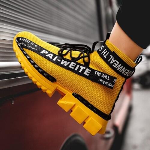 Outdoor leisure sports mens shoes, high tops, thick soles, non-slip running shoes, fashionable mens essential sports boots