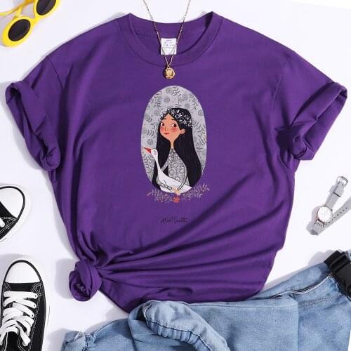 Beautiful Girl Holding Goose Printing Women T Shirts Short Sleeve Cartoon Tops Plus Size t-Shirt Spring Summer Female t-Shirt