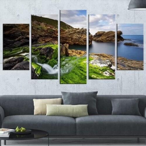 Poster Landscape Painting Green Mountains and Rivers Waterfalls and Rivers Flowing To The Sea Wall Art Decoration Canvas Painti