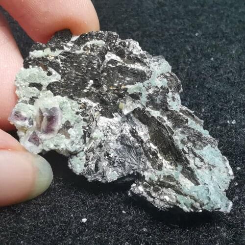 19.8gNatural purple fluorite and pyrite crystal stone decoration repair can teach mineral collection ornaments