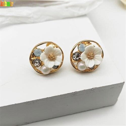 Round Stud Earrings Geometric Circular Hollow Out Earrings Temperament Pearl Earrings Delicate Girl/flower Pearl Kshmir 1.7cm