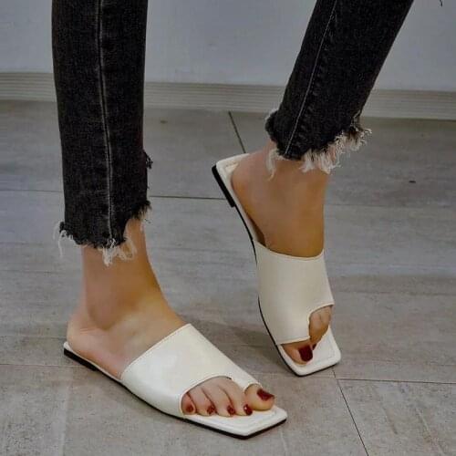 Women Slippers Flat Sandals Elegant Flip Flops Female Shoes Square Toe Sandals Ladies Summer Solid Color Womens Beach Slides