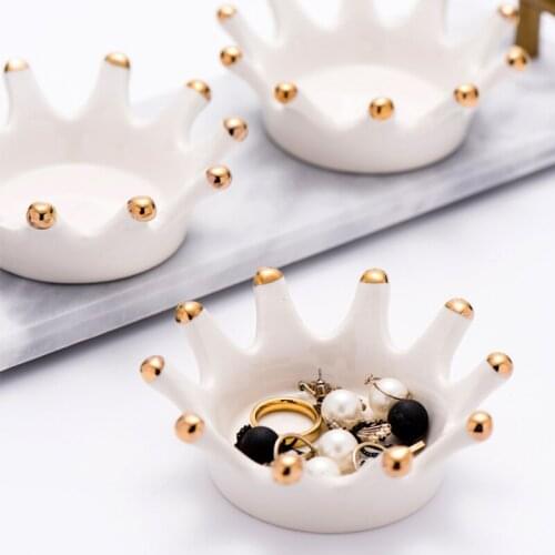 Nordic Ins Ceramic Crown Storage Rack Jewelry Ring Tray Simplicity Candle Holder Ornaments Beauty Egg Holder Powder Puff Holder