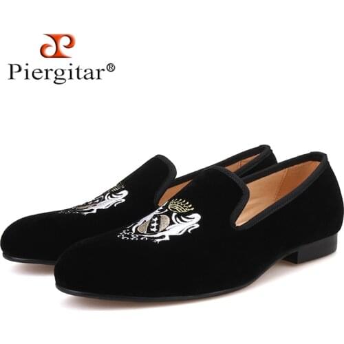 Fashionable embroidery Velvet Men Shoes Men Plus Size Loafers wedding and party shoe Men Flats Size US 4-17 Free shipping
