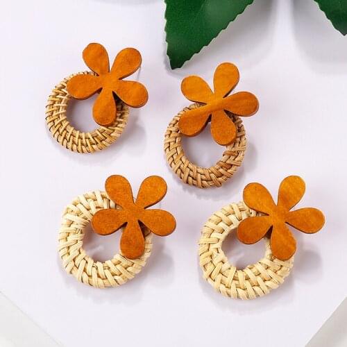 AENSOA Flower Rattan Knit Dangle Earrings Unique Handmade Round Drop Earrings 2021 Summer Jewelry Gift for Women Bohemia Earring