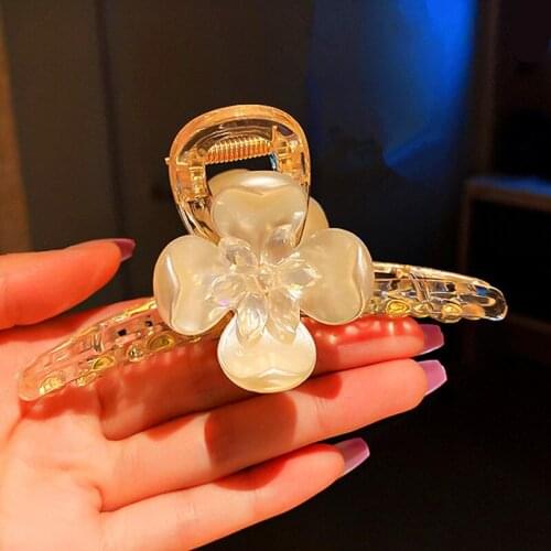 2021 New Hyperbole Flower Big Pearls Acrylic Hair Claw Clips Acrylic Hair Accessories Makeup Hair Styling Barrettes for Women