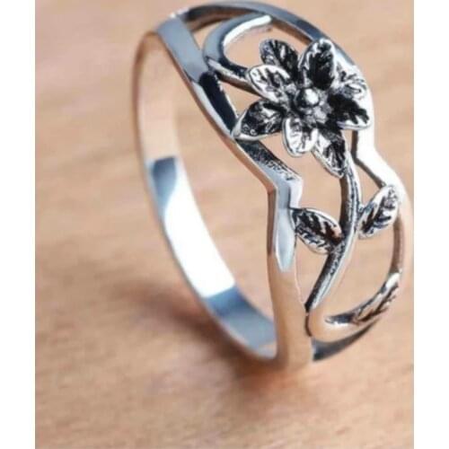 Vintage Women Ring Alloy Flowers Rings Hollow Bridal Wedding Engagement Rings For Women Christmas Gift Lady Jewelry