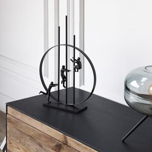 Modern Climbing Pole Character Statue Decoration Model House Villa Black Cast Iron Sportsman Character Desktop Decor Ornaments