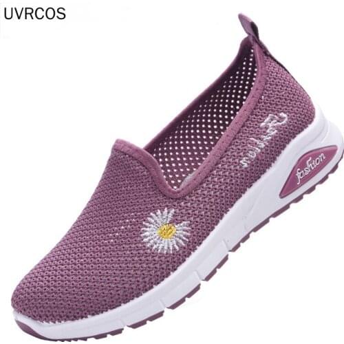 Summer Women Flat Shoes 2021 New Flying Knitting Shoes Fashion Flowers Sneakers Lazy Shoes Women Mesh Running Shoes Casual Shoes
