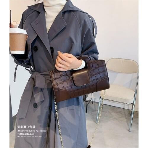Niche design bag female 2021 new retro high-end western style all-match handbag net celebrity chain messenger bag