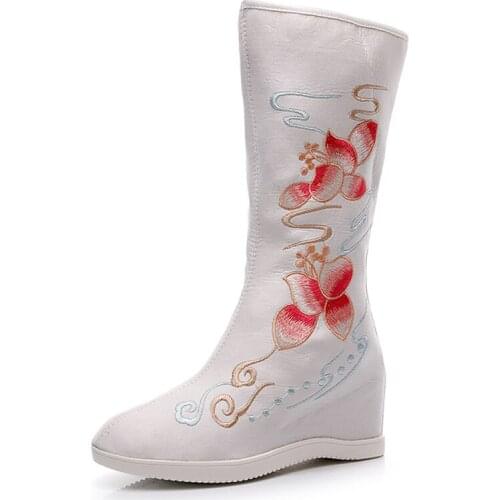 2020 Winter Women Boots Autumn Floral Embroidery Old Beijing Canvas Embroidered Women Canvas Cloth High Single Boots
